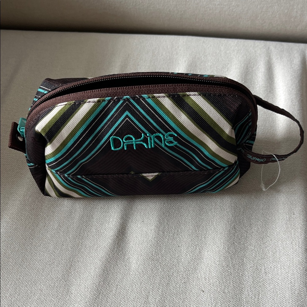 NWOT Dakine accessory case